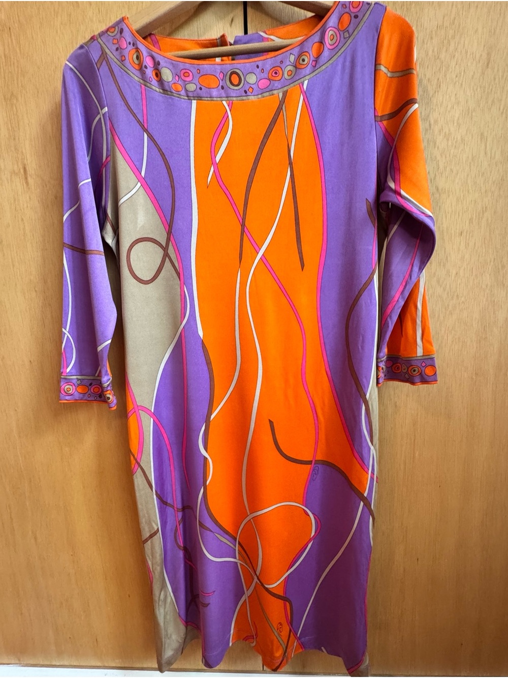 Flora Kung silk dress size 6
100% silk vintage purple orange tan Palm Springs